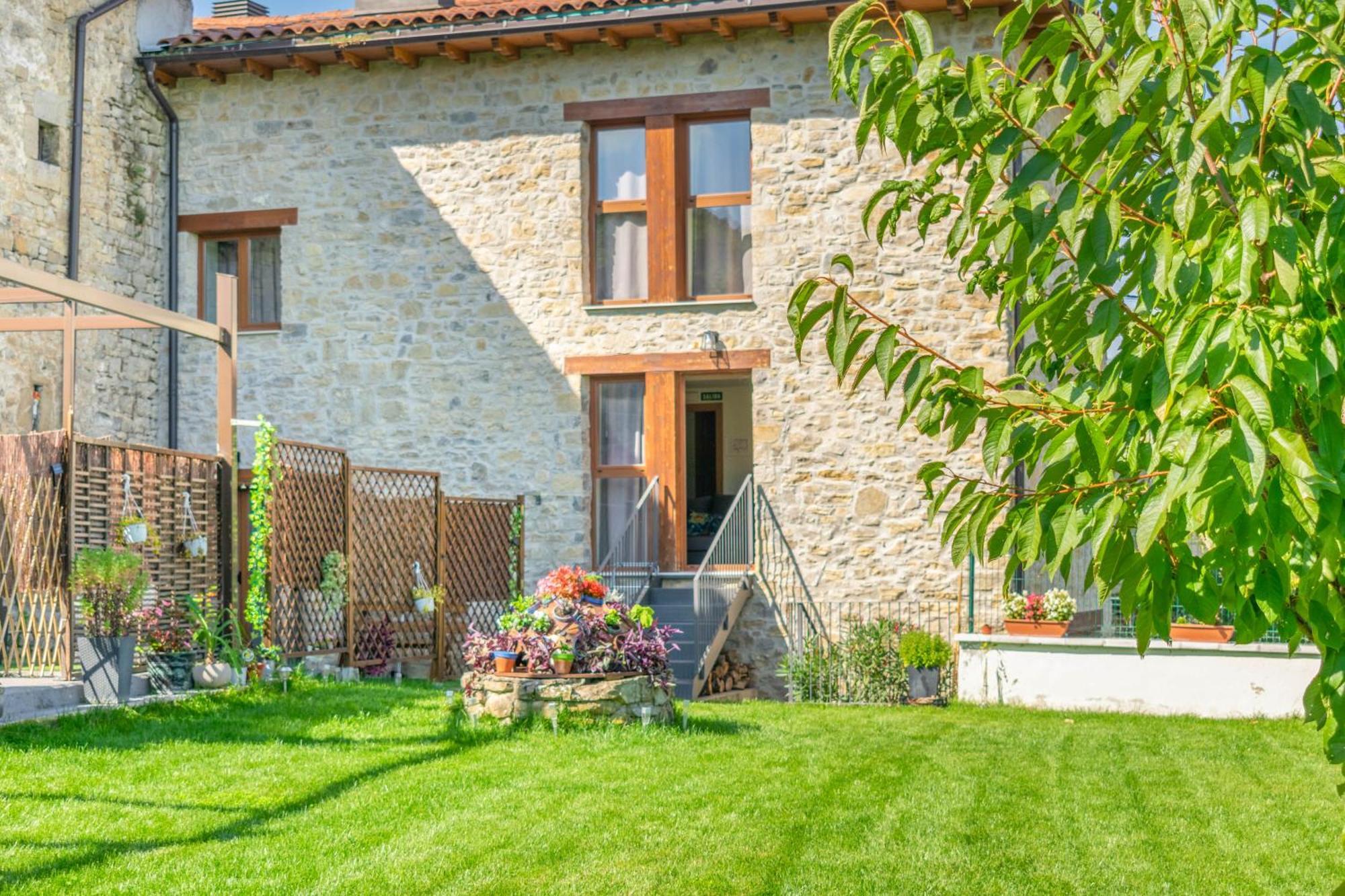 Acogedora Casa Rural Con Jardin Y Barbacoa Proxima A Pamplona Ilzarbe Esterno foto